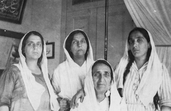 Bahiyeh Khanum seated
From R to L : Ruha Khanum, Zia Khanum and Munavar Khanum